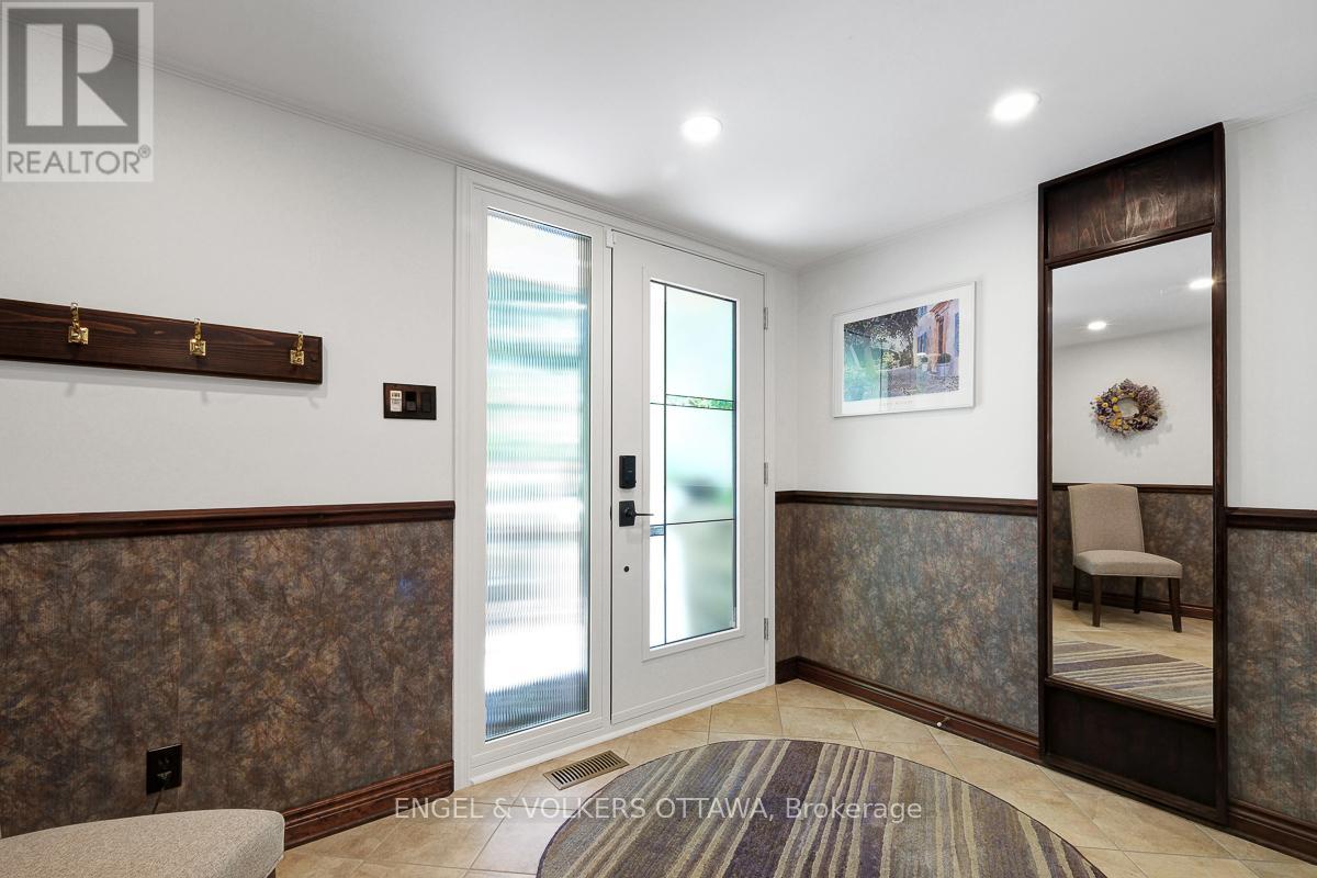 1131 Cameo Drive, Ottawa, Ontario  K2C 1Y6 - Photo 8 - X13433150