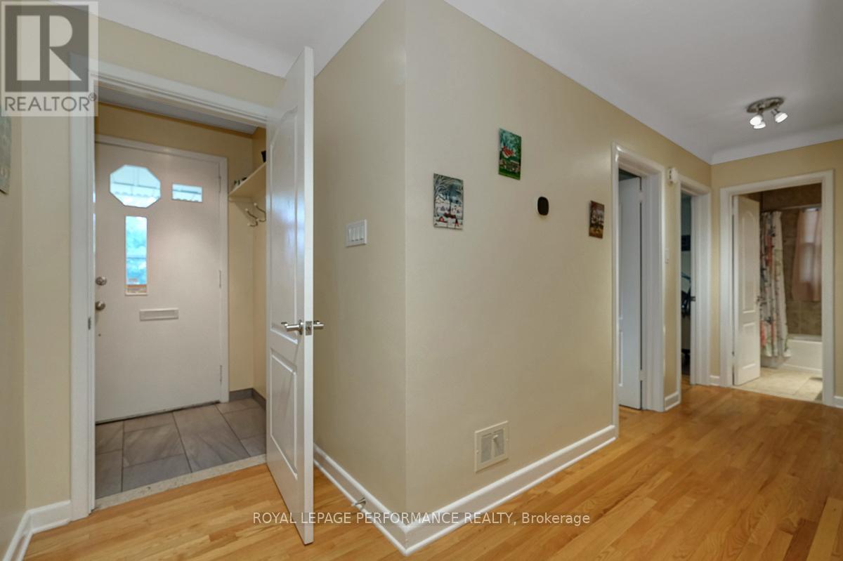 102 Donald Street, Ottawa, Ontario  K1K 1N2 - Photo 3 - X13433240