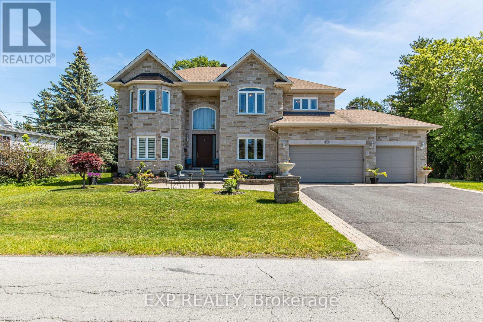 62 LOTTA AVENUE, Ottawa, Ontario