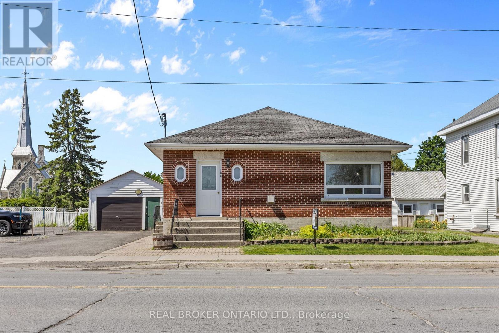 108 RIDEAU STREET, North Grenville, Ontario