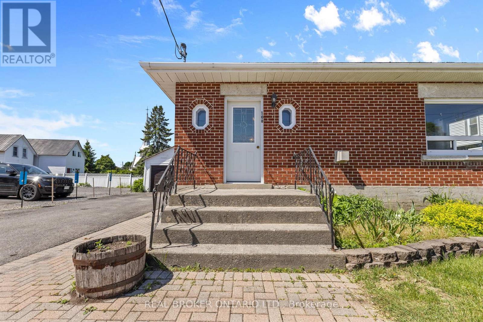 108 Rideau Street, North Grenville, Ontario  K0G 1J0 - Photo 3 - X13433854