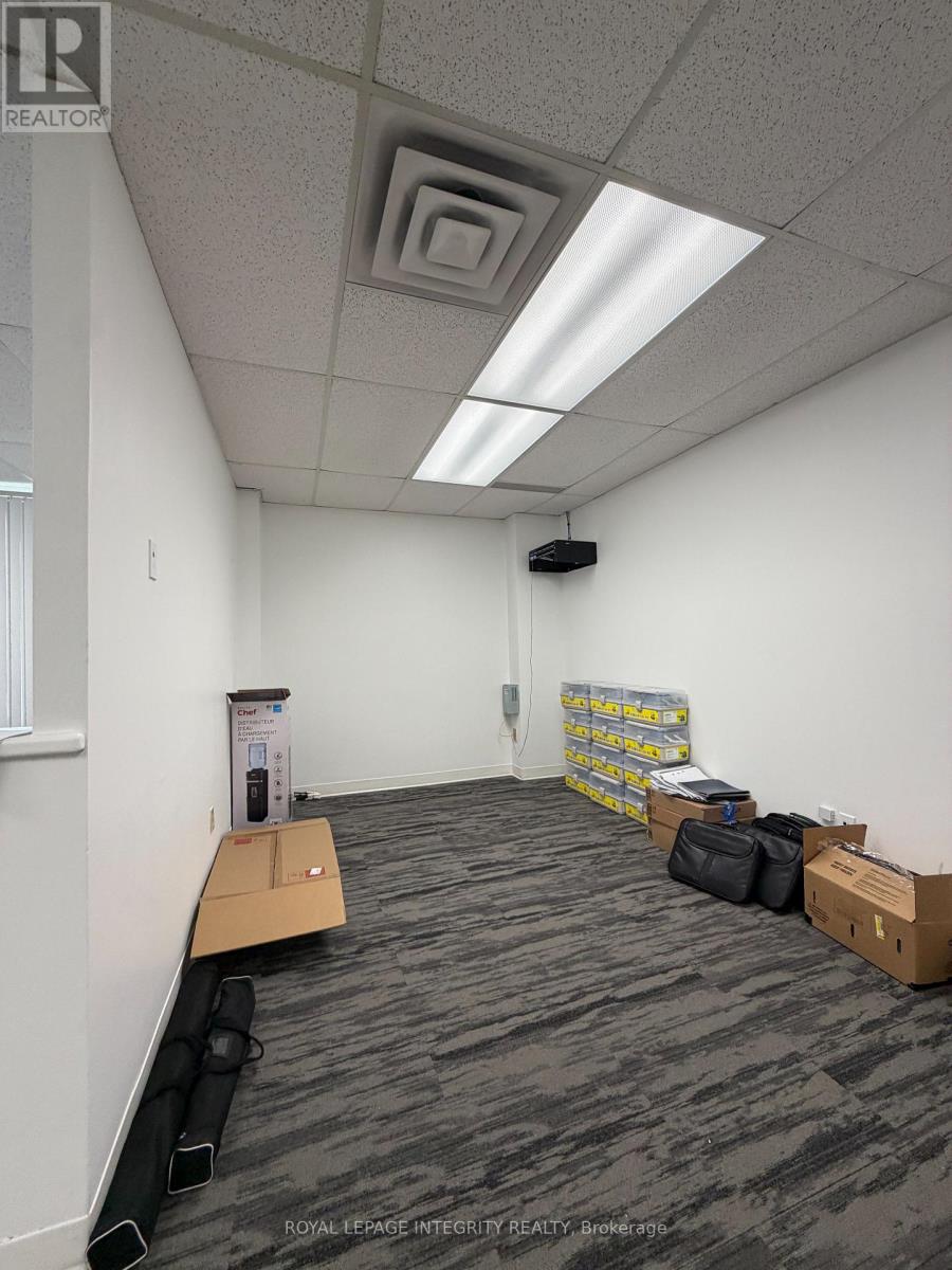 204 - 43 Roydon Place, Ottawa, Ontario  K2E 1A3 - Photo 8 - X13433862