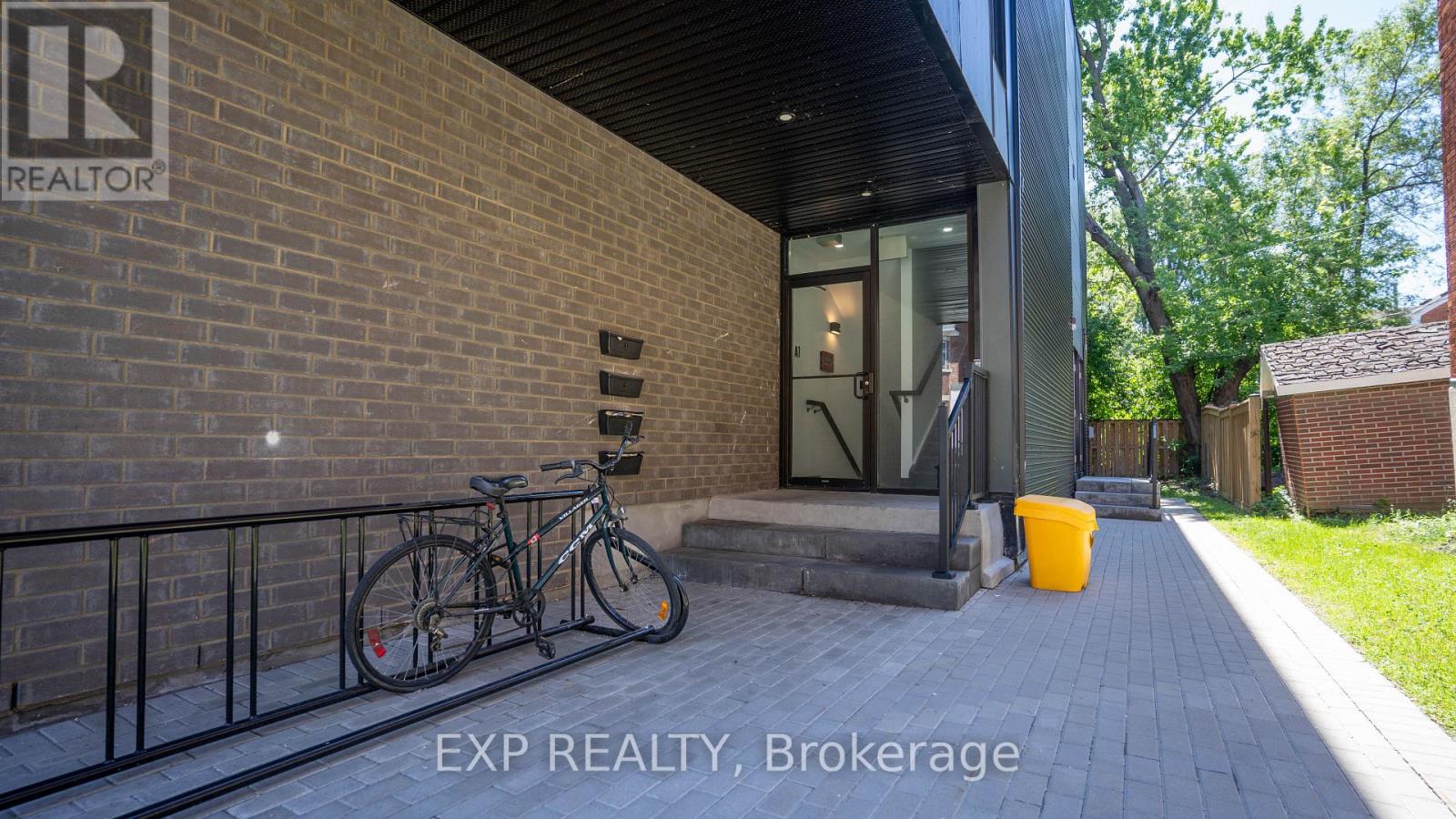 316 Somerset Street E, Ottawa, Ontario  K1N 6W3 - Photo 5 - X13433890