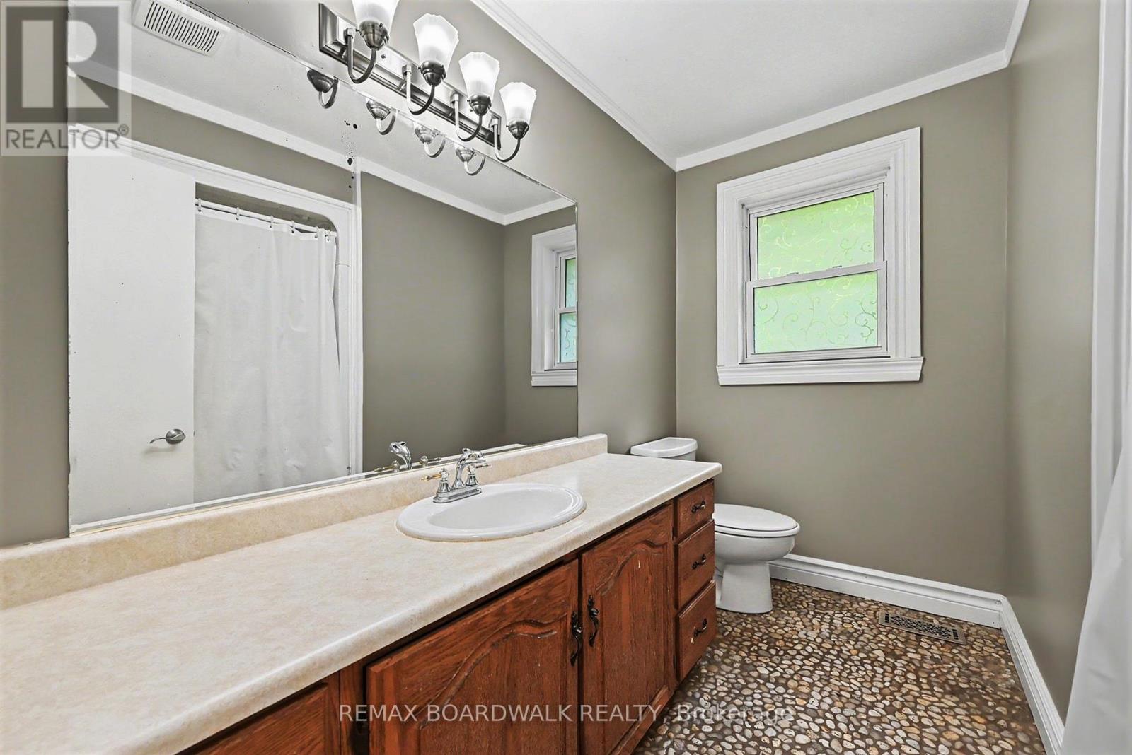3260 Tolmies Corners Road, North Stormont, Ontario  K0C 1C0 - Photo 16 - X13433922