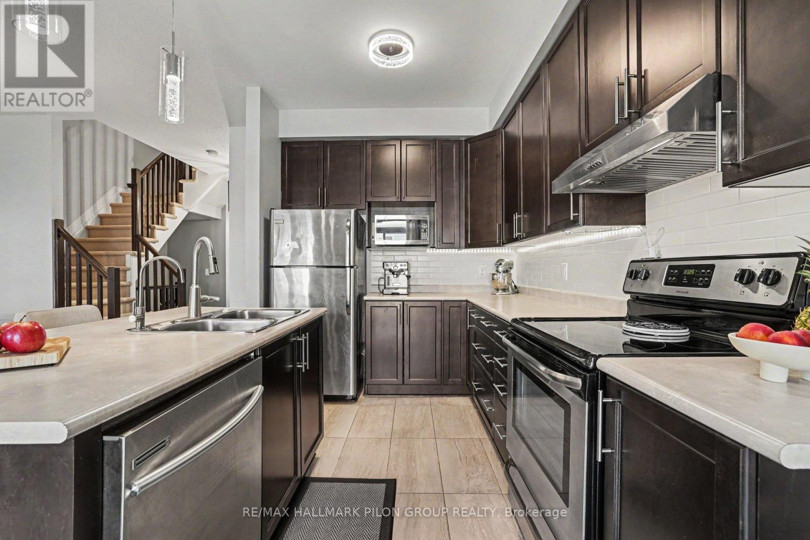 673 Spring Valley Drive, Ottawa, Ontario  K1W 0C7 - Photo 4 - X13434302