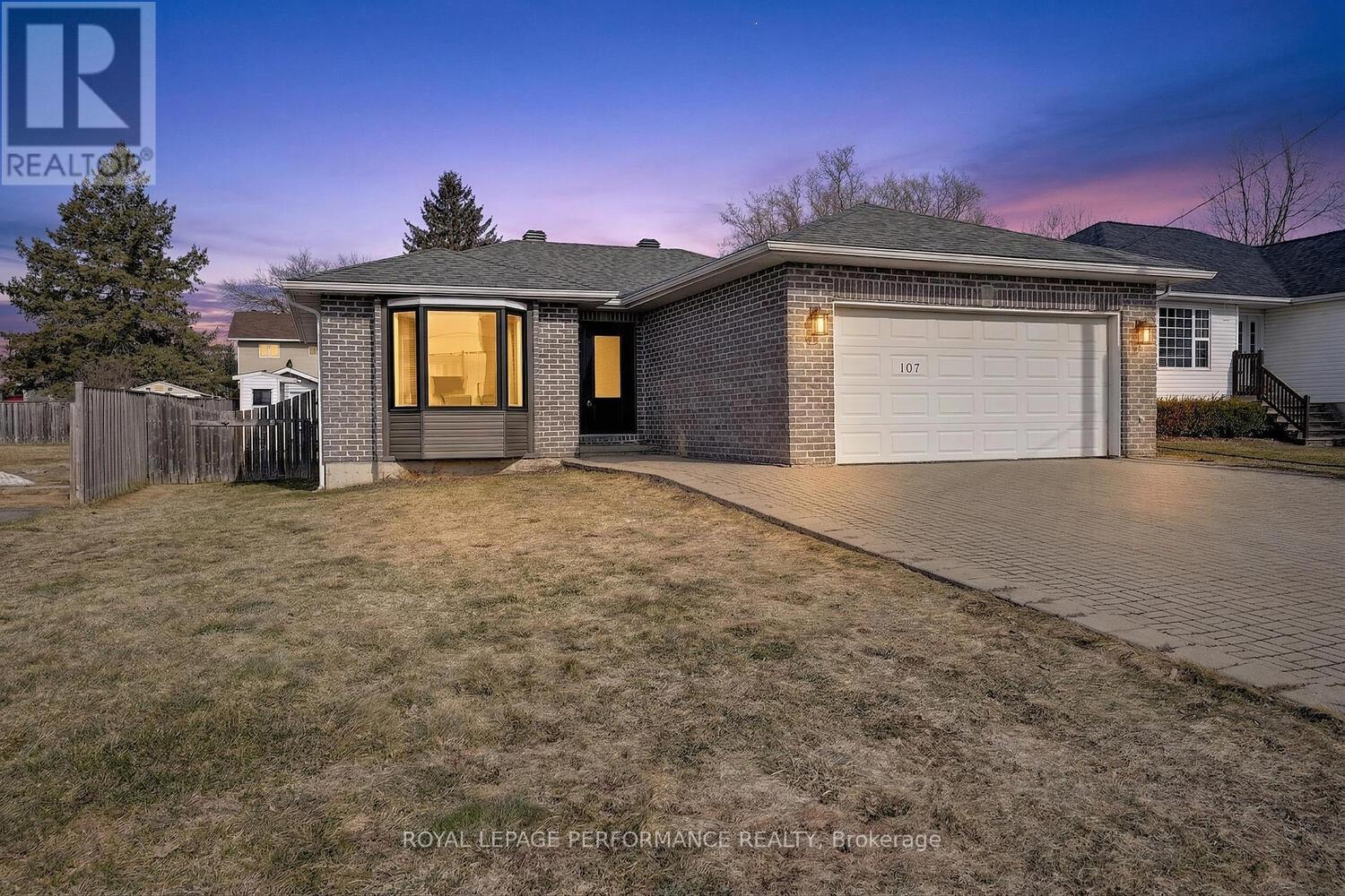 107 LORNE STREET, Smiths Falls, Ontario