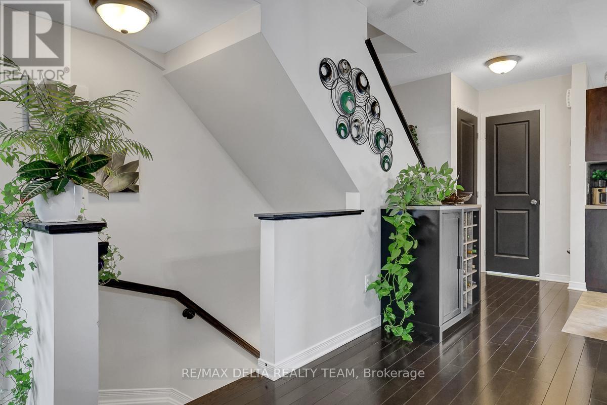 275 Eric Czapnik Way, Ottawa, Ontario  K1E 0B4 - Photo 10 - X13434568