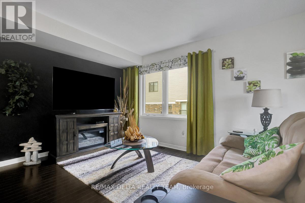 275 Eric Czapnik Way, Ottawa, Ontario  K1E 0B4 - Photo 13 - X13434568