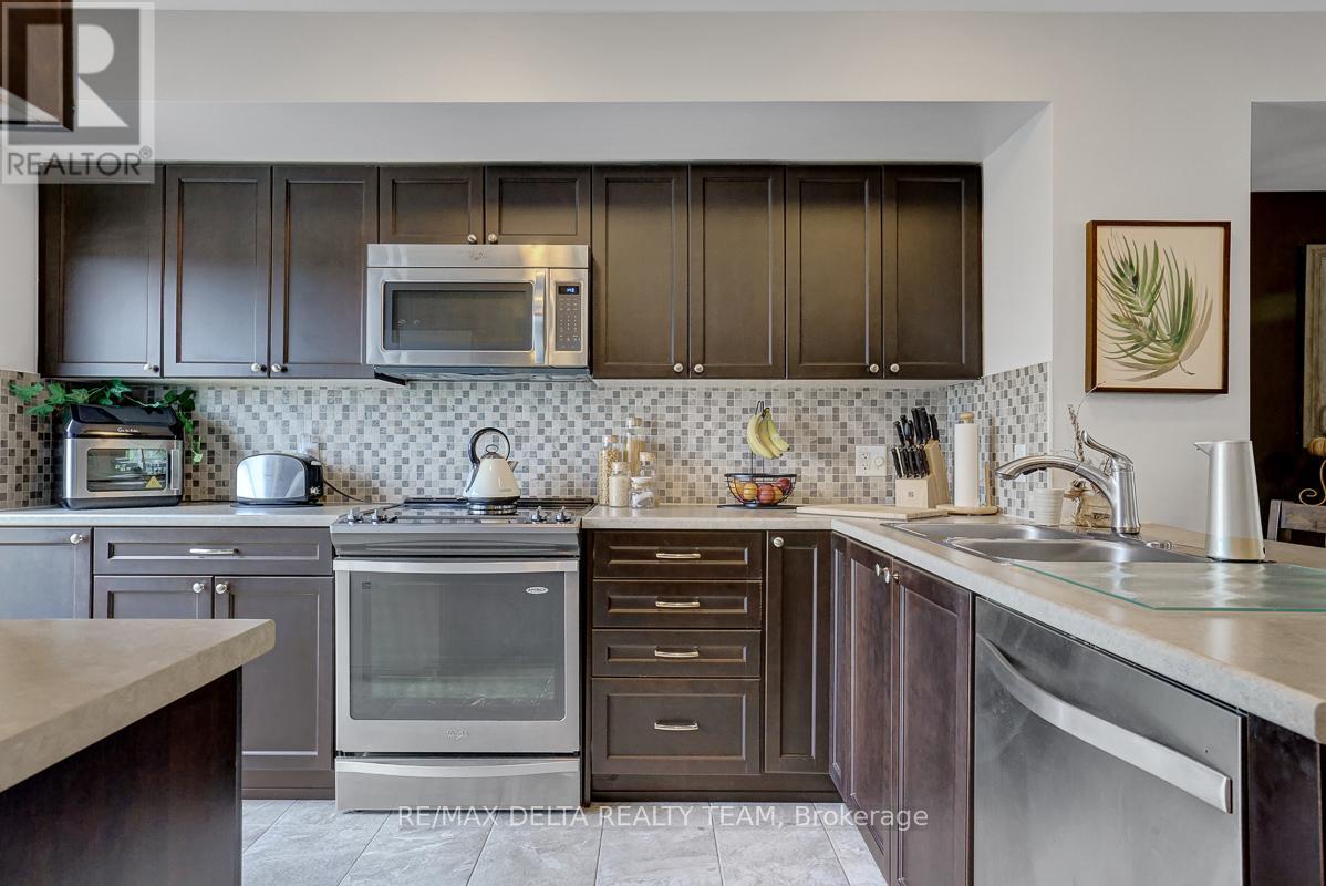 275 Eric Czapnik Way, Ottawa, Ontario  K1E 0B4 - Photo 22 - X13434568