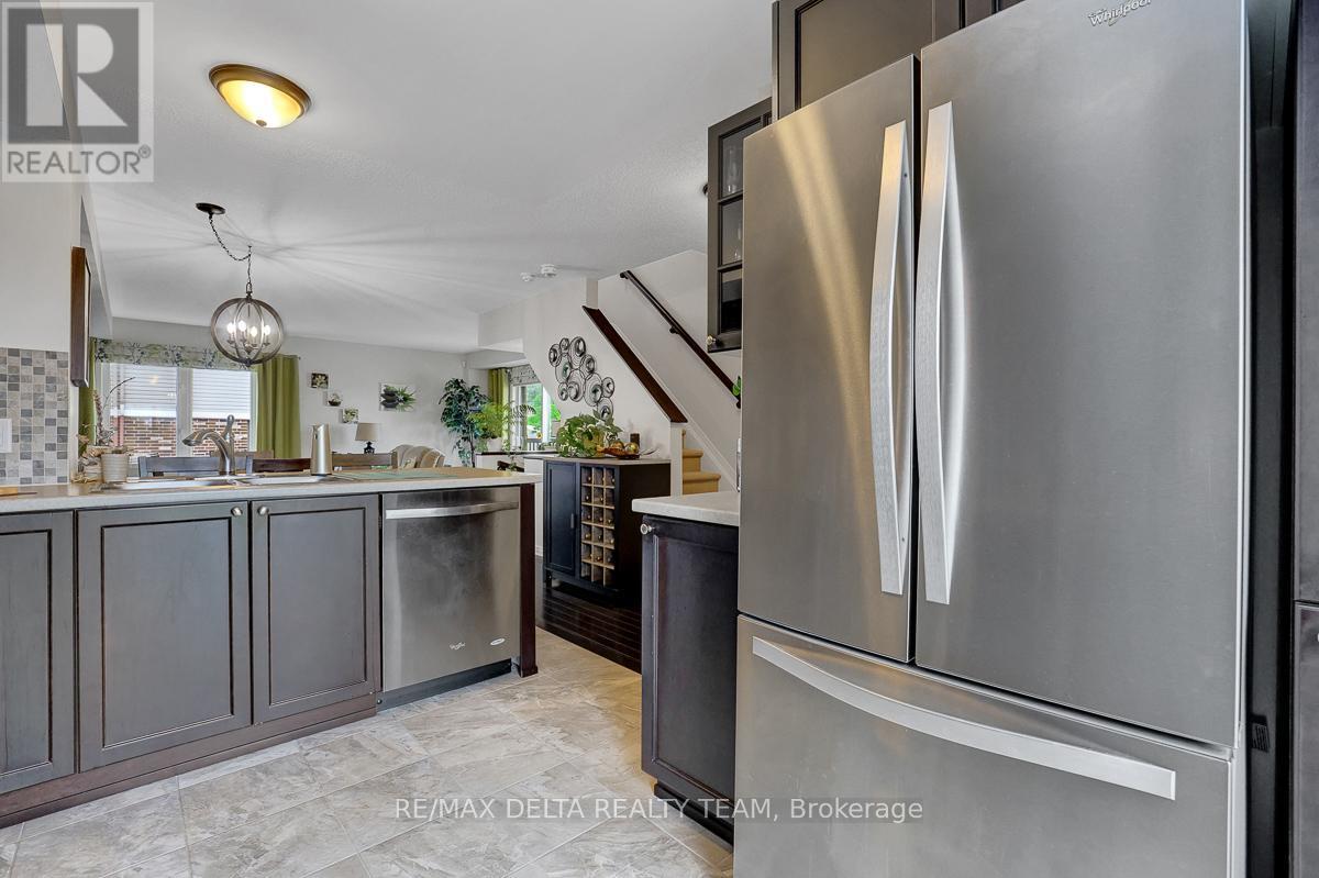 275 Eric Czapnik Way, Ottawa, Ontario  K1E 0B4 - Photo 25 - X13434568