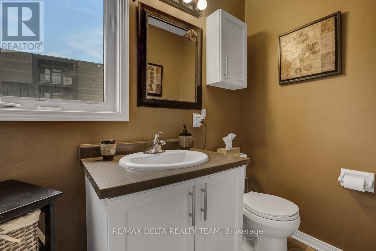 275 Eric Czapnik Way, Ottawa, Ontario  K1E 0B4 - Photo 32 - X13434568