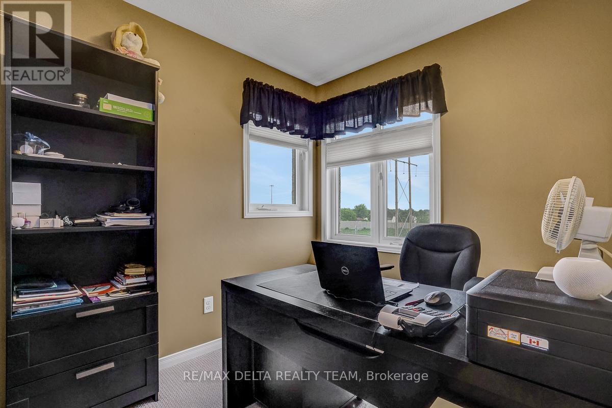 275 Eric Czapnik Way, Ottawa, Ontario  K1E 0B4 - Photo 37 - X13434568