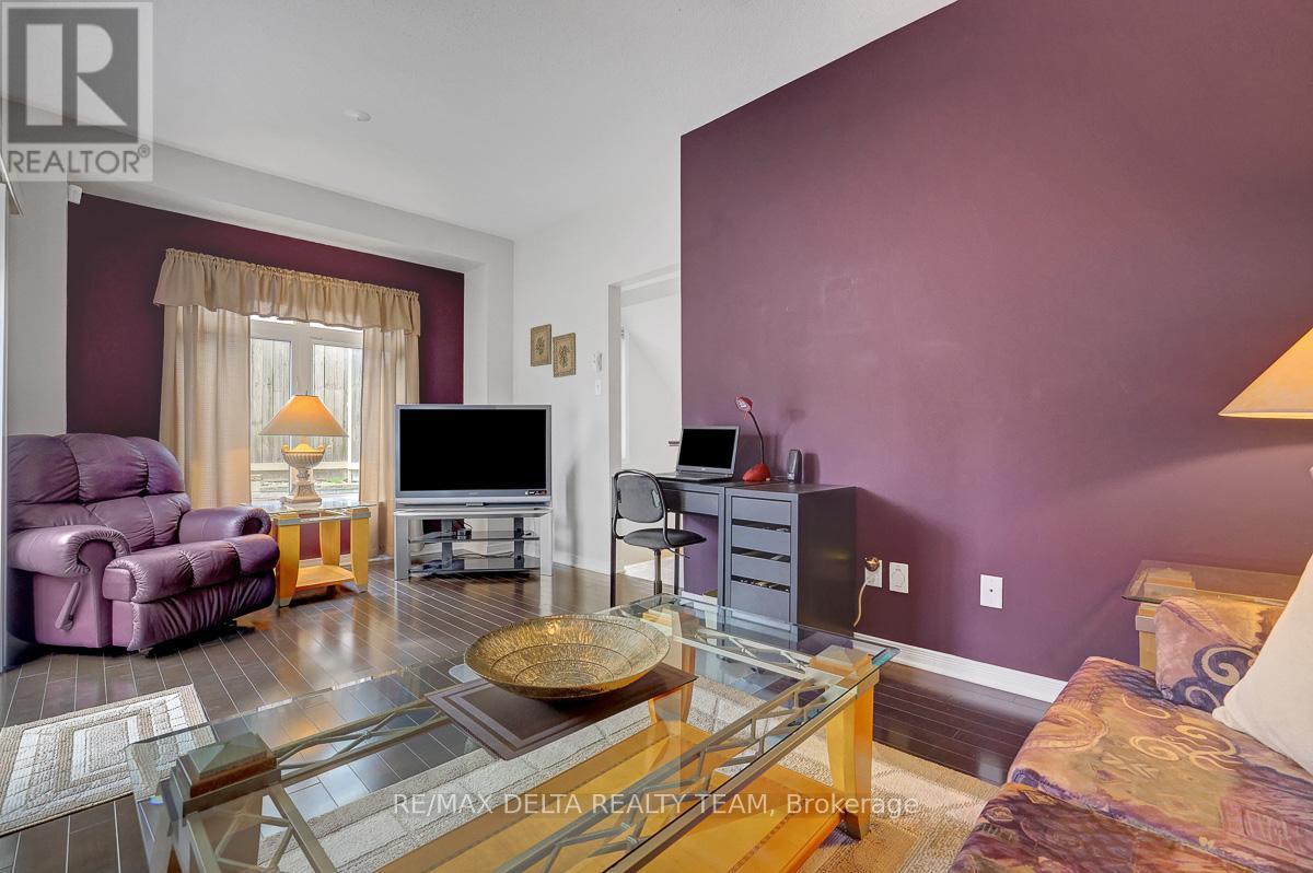 275 Eric Czapnik Way, Ottawa, Ontario  K1E 0B4 - Photo 8 - X13434568