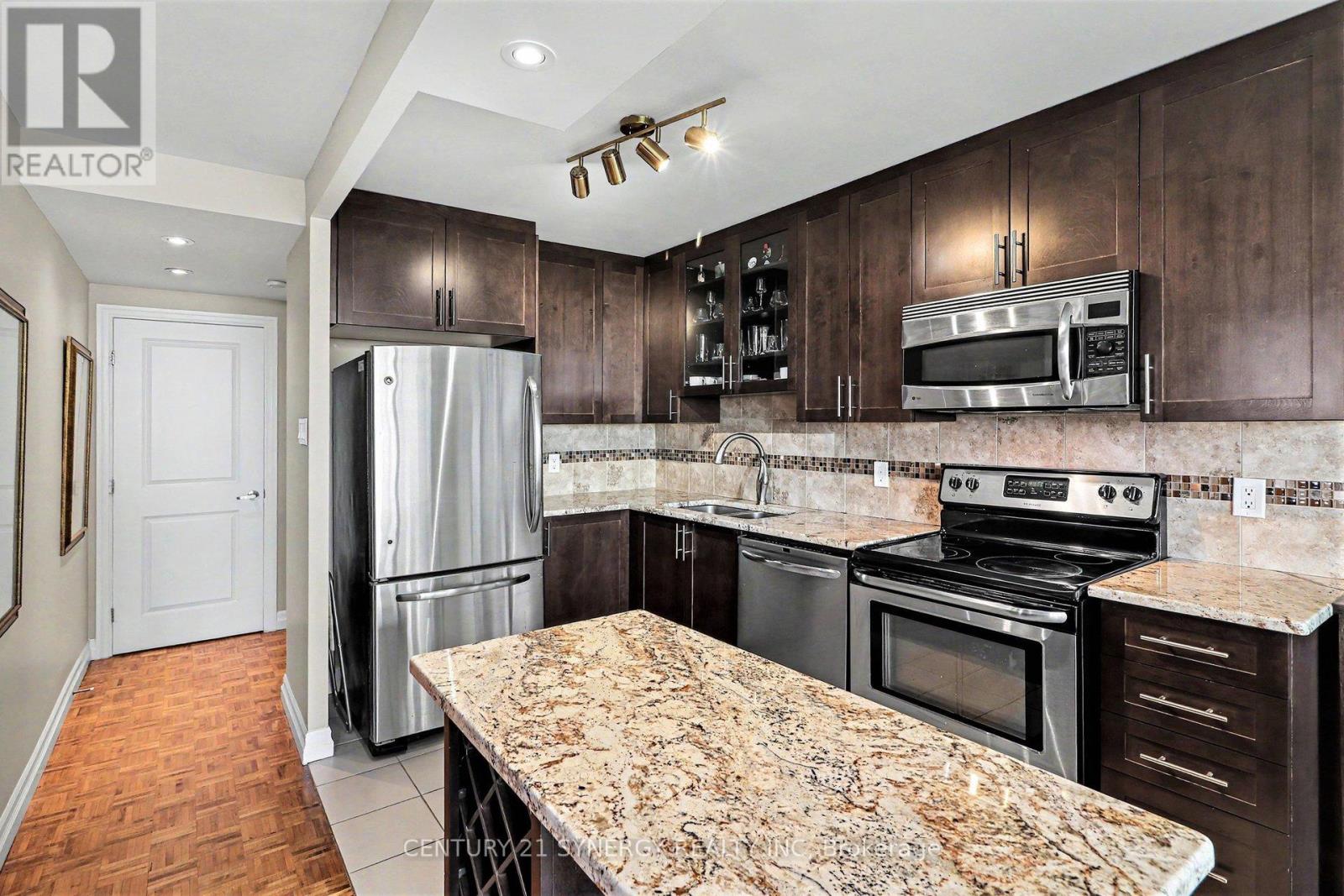 1202 - 158b Mcarthur Avenue, Ottawa, Ontario  K1L 8C9 - Photo 13 - X13434604