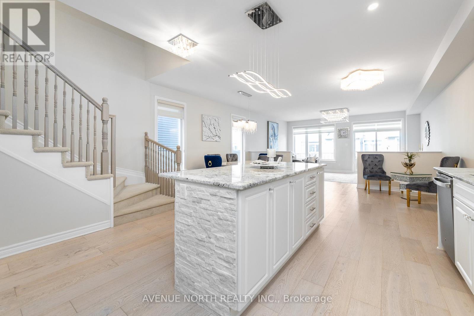 93 Nepeta Crescent, Ottawa, Ontario  K1T 0S6 - Photo 12 - X13434722