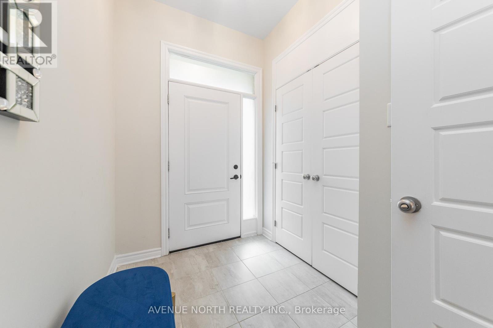 93 Nepeta Crescent, Ottawa, Ontario  K1T 0S6 - Photo 3 - X13434722