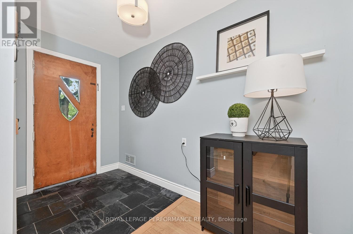 140 Begonia Avenue, Ottawa, Ontario  K1H 6E4 - Photo 3 - X13434744
