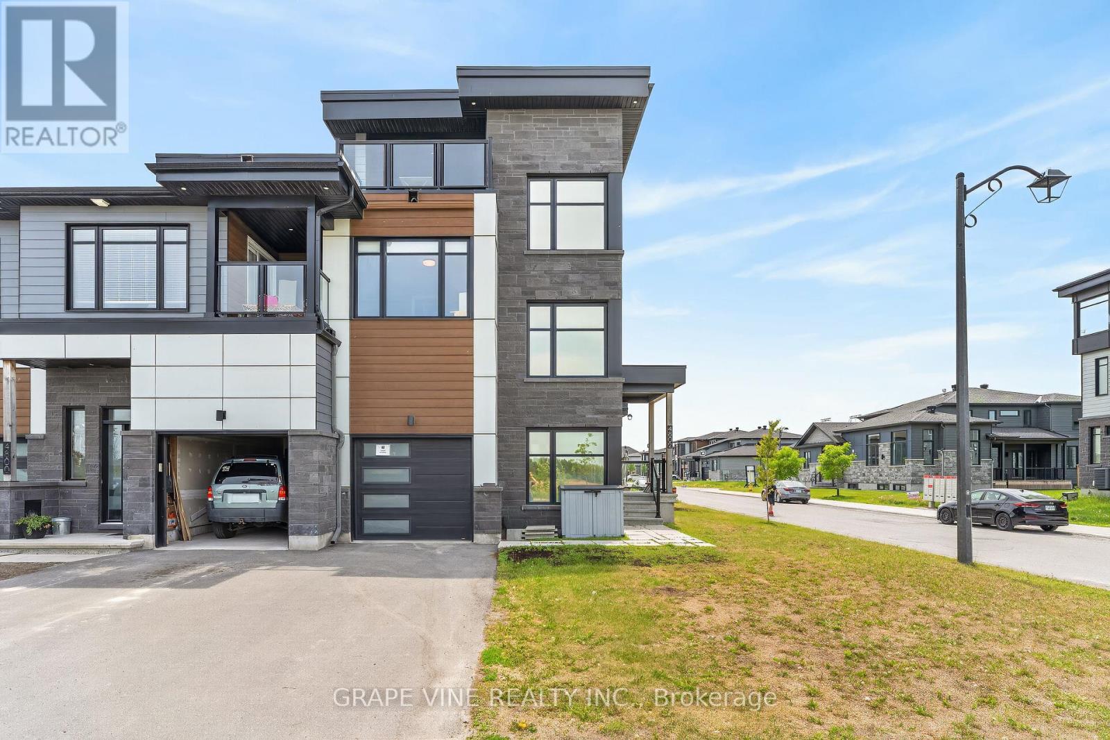 4802 Abbott Street E, Ottawa, Ontario  K2V 0L4 - Photo 2 - X13434970