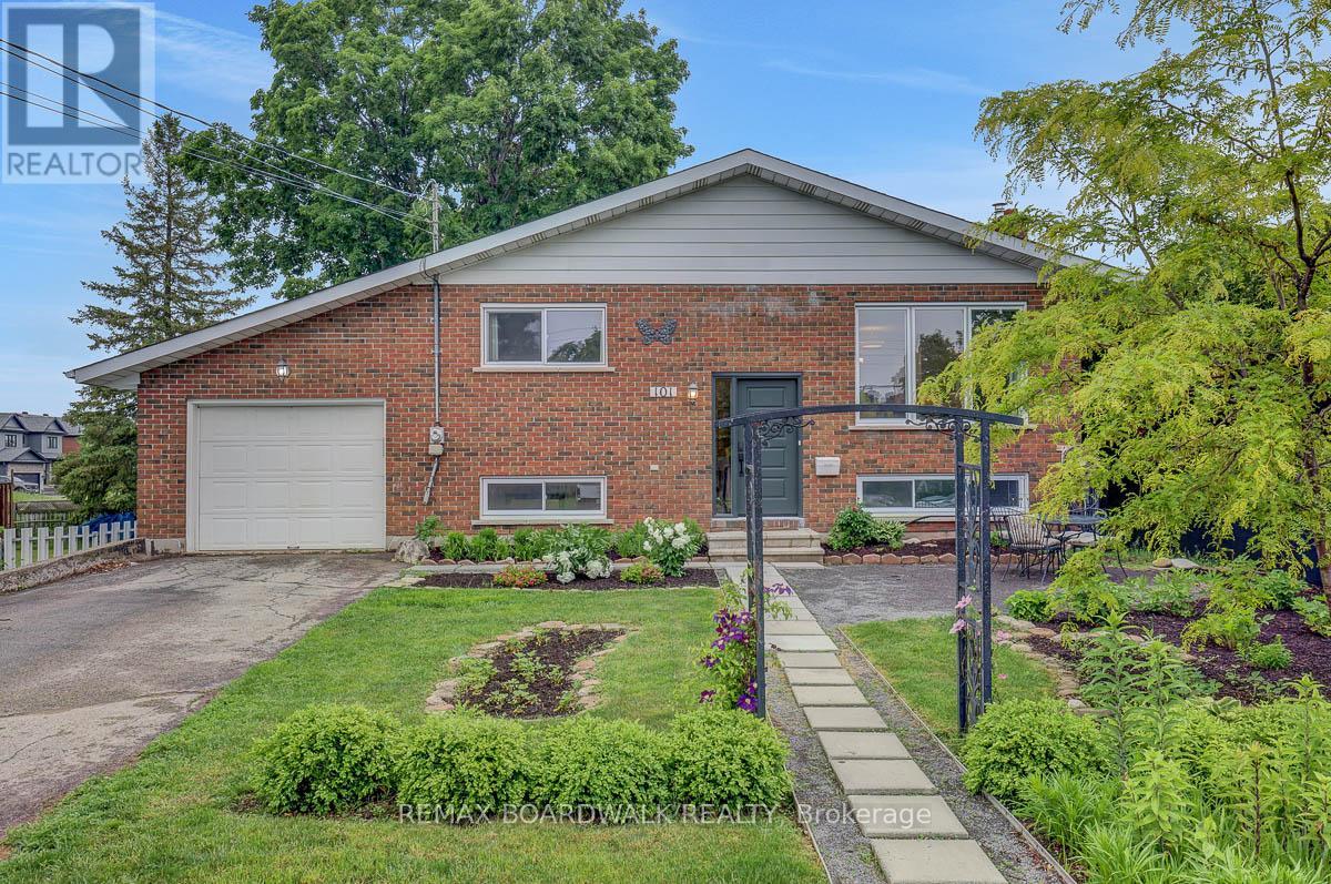 101 Park Avenue, Carleton Place, Ontario  K7C 2H4 - Photo 1 - X13435034
