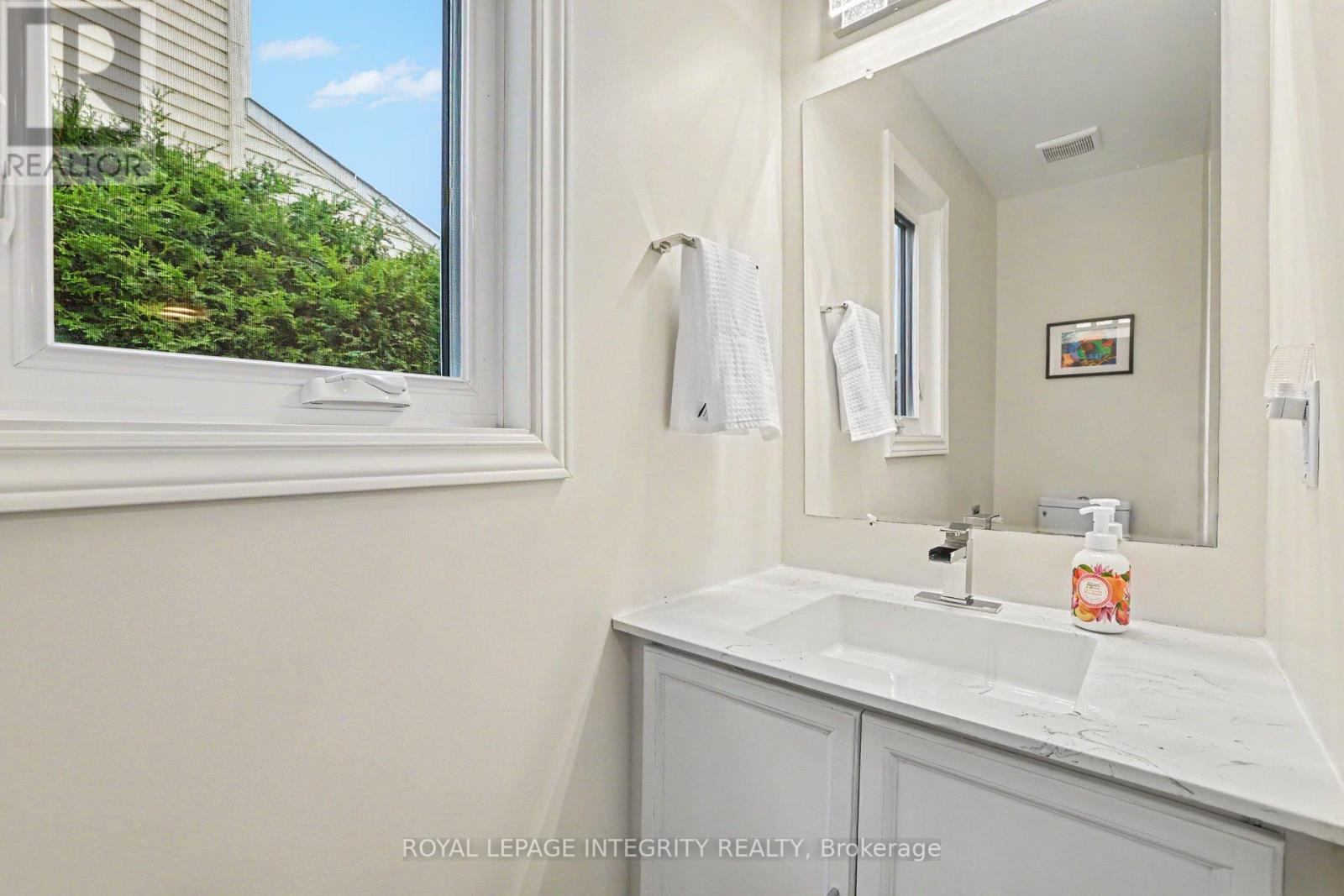 1642 Champneuf Drive, Ottawa, Ontario  K1C 4W1 - Photo 16 - X13435200