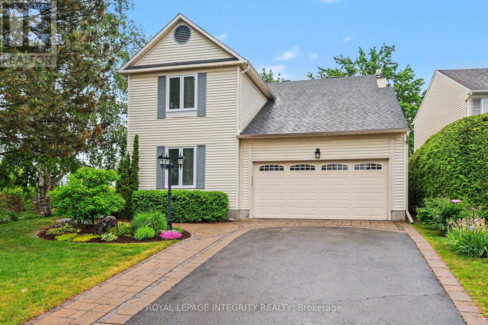 1642 Champneuf Drive, Ottawa, Ontario  K1C 4W1 - Photo 4 - X13435200