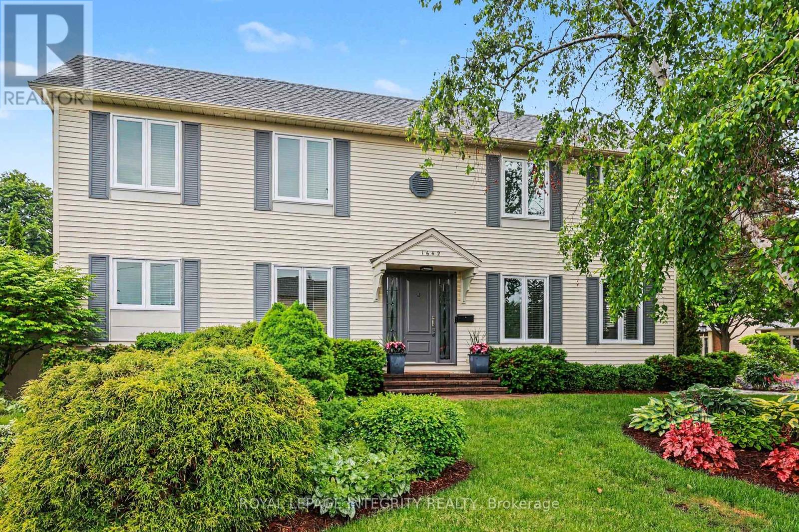 1642 Champneuf Drive, Ottawa, Ontario  K1C 4W1 - Photo 6 - X13435200