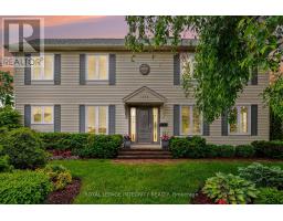 1642 CHAMPNEUF DRIVE, Ottawa, Ontario