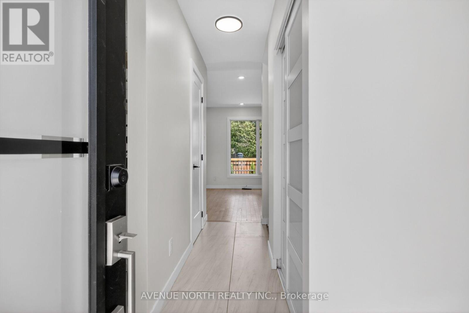 564 Seyton Drive, Ottawa, Ontario  K2H 9B2 - Photo 3 - X13435258