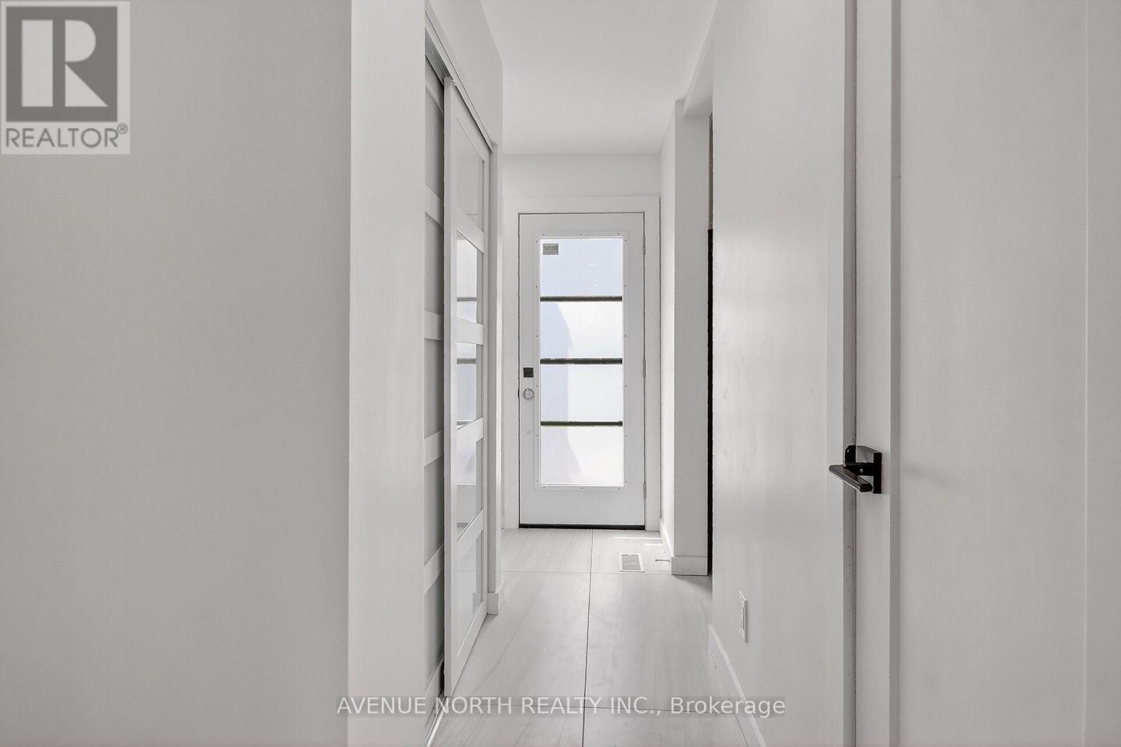 564 Seyton Drive, Ottawa, Ontario  K2H 9B2 - Photo 4 - X13435258