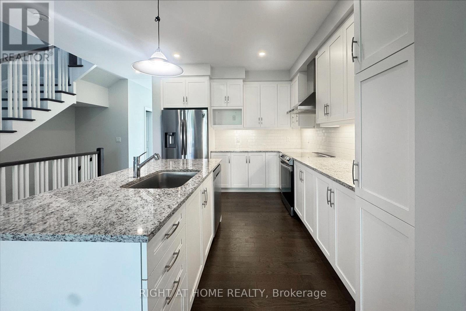 312 Wigwas Street, Ottawa, Ontario  K1K 5A1 - Photo 9 - X13435298