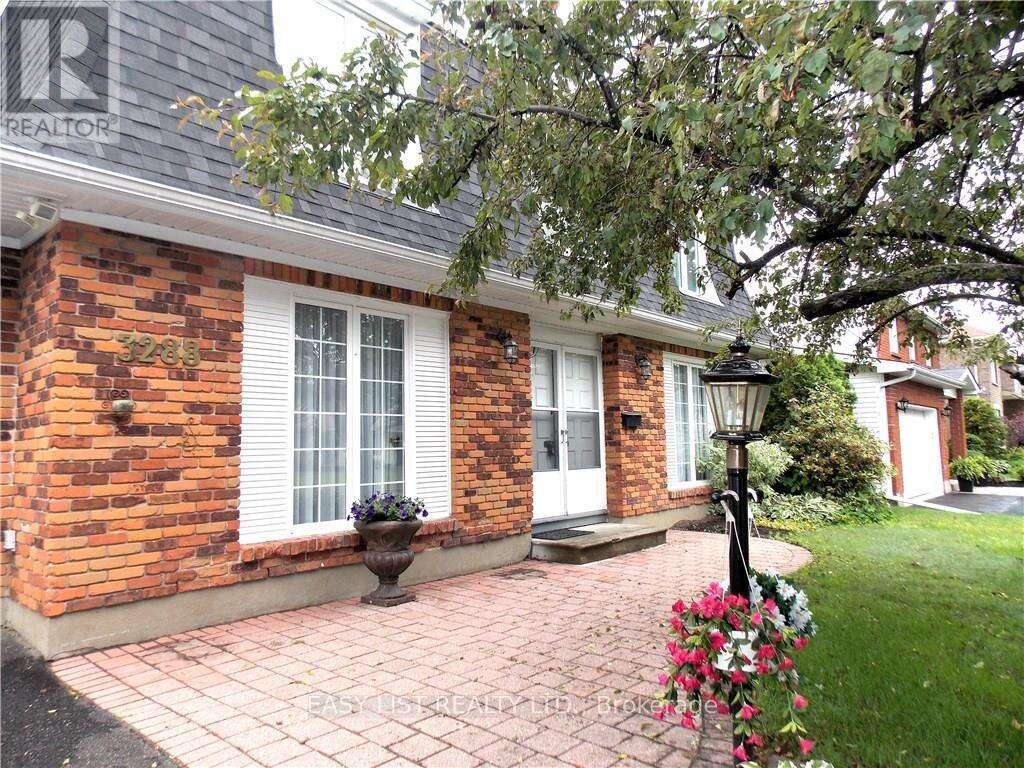 3288 CLEARWATER CRESCENT, Ottawa, Ontario