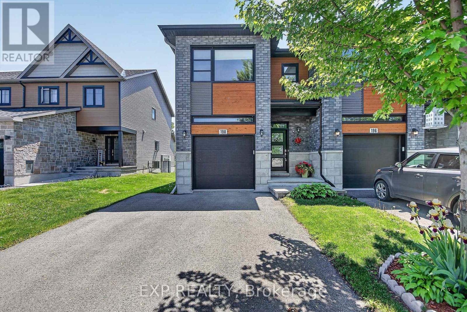 198 ST. MALO PLACE, Russell, Ontario