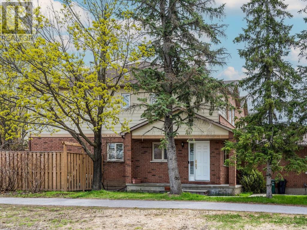1 Winnegreen Court, Ottawa, Ontario  K1G 5P3 - Photo 2 - X13435384