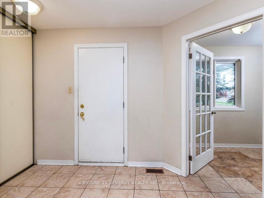 1 Winnegreen Court, Ottawa, Ontario  K1G 5P3 - Photo 5 - X13435384