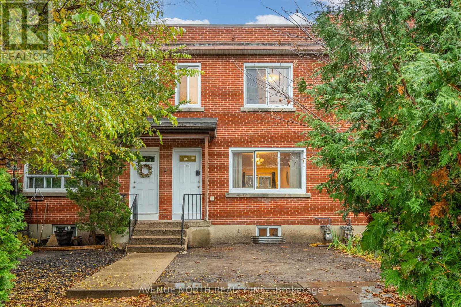1202 Summerville Avenue, Ottawa, Ontario  K1Z 8G4 - Photo 2 - X13435392