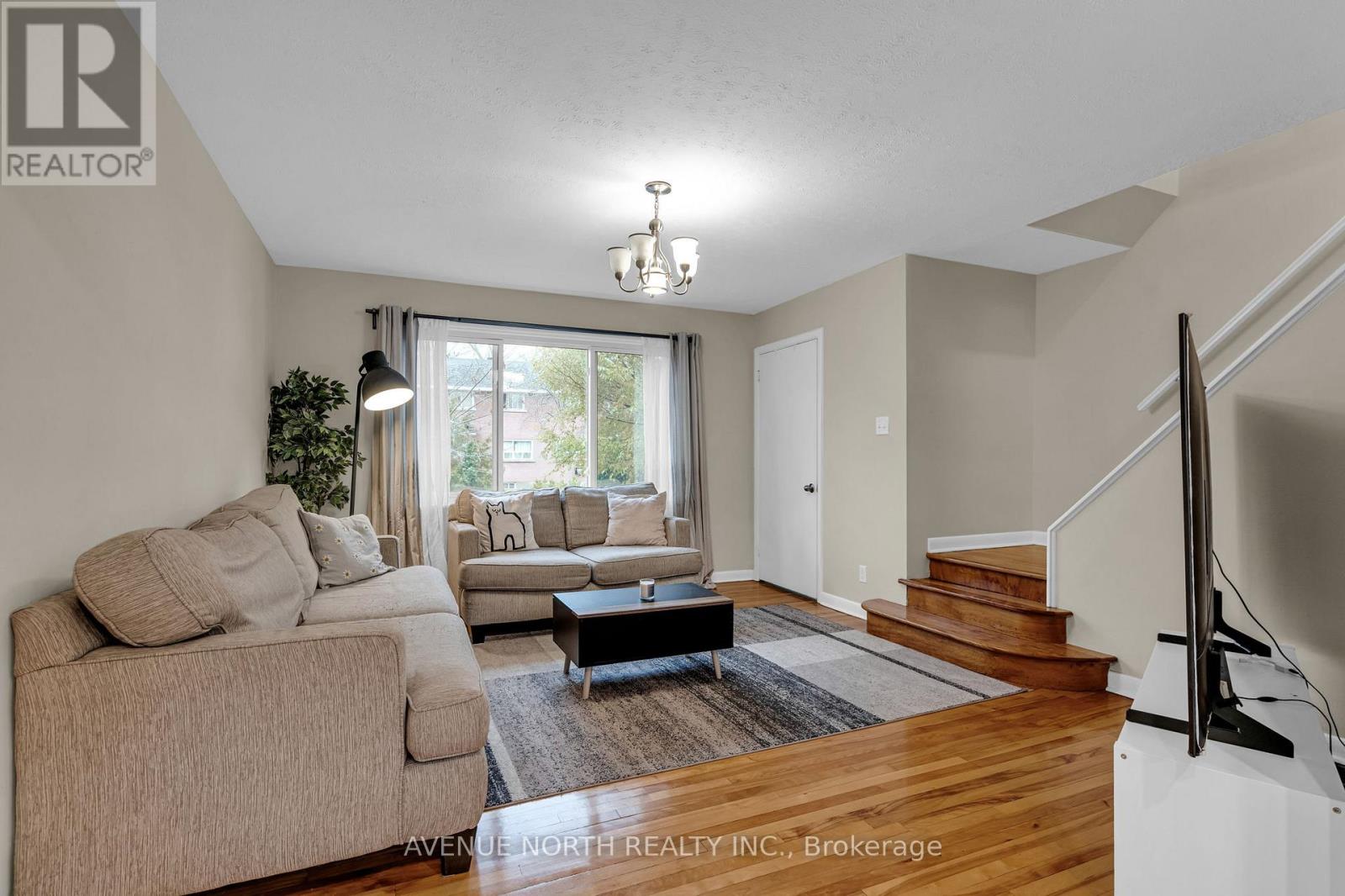 1202 Summerville Avenue, Ottawa, Ontario  K1Z 8G4 - Photo 5 - X13435392