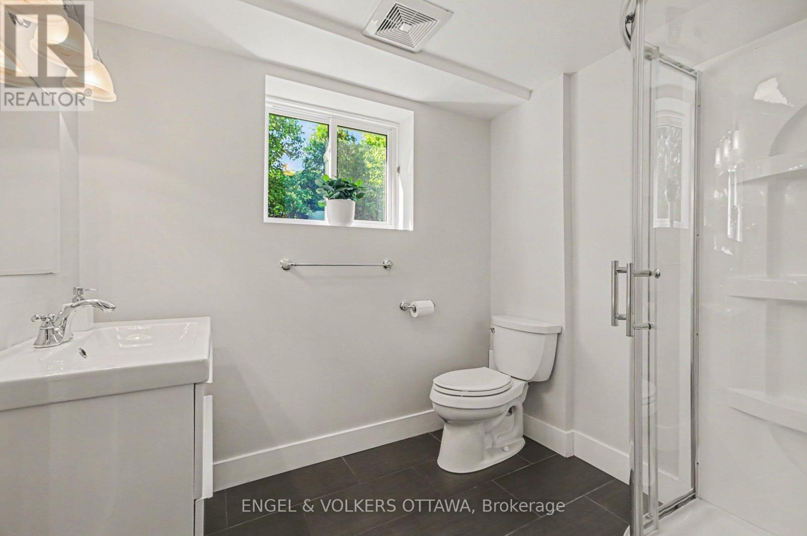 1299 Alloway Crescent, Ottawa, Ontario  K1K 3Y9 - Photo 21 - X13435926