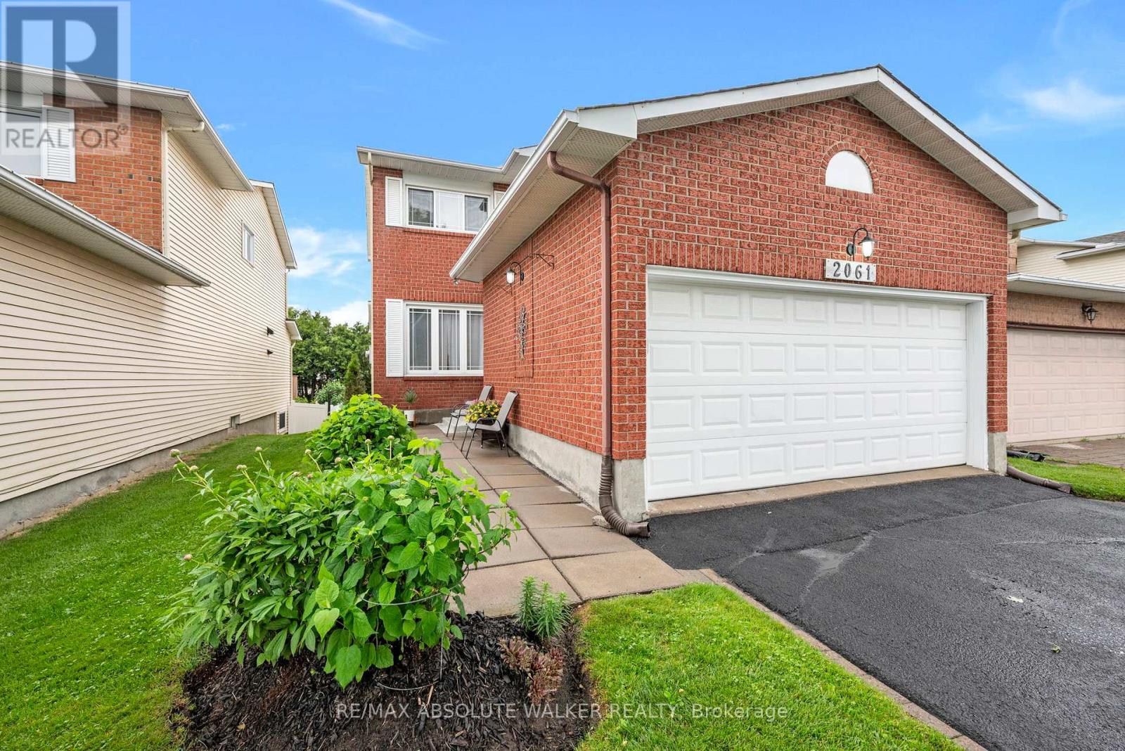 2061 Legrand Crescent, Ottawa, Ontario  K1E 3R1 - Photo 2 - X13435932