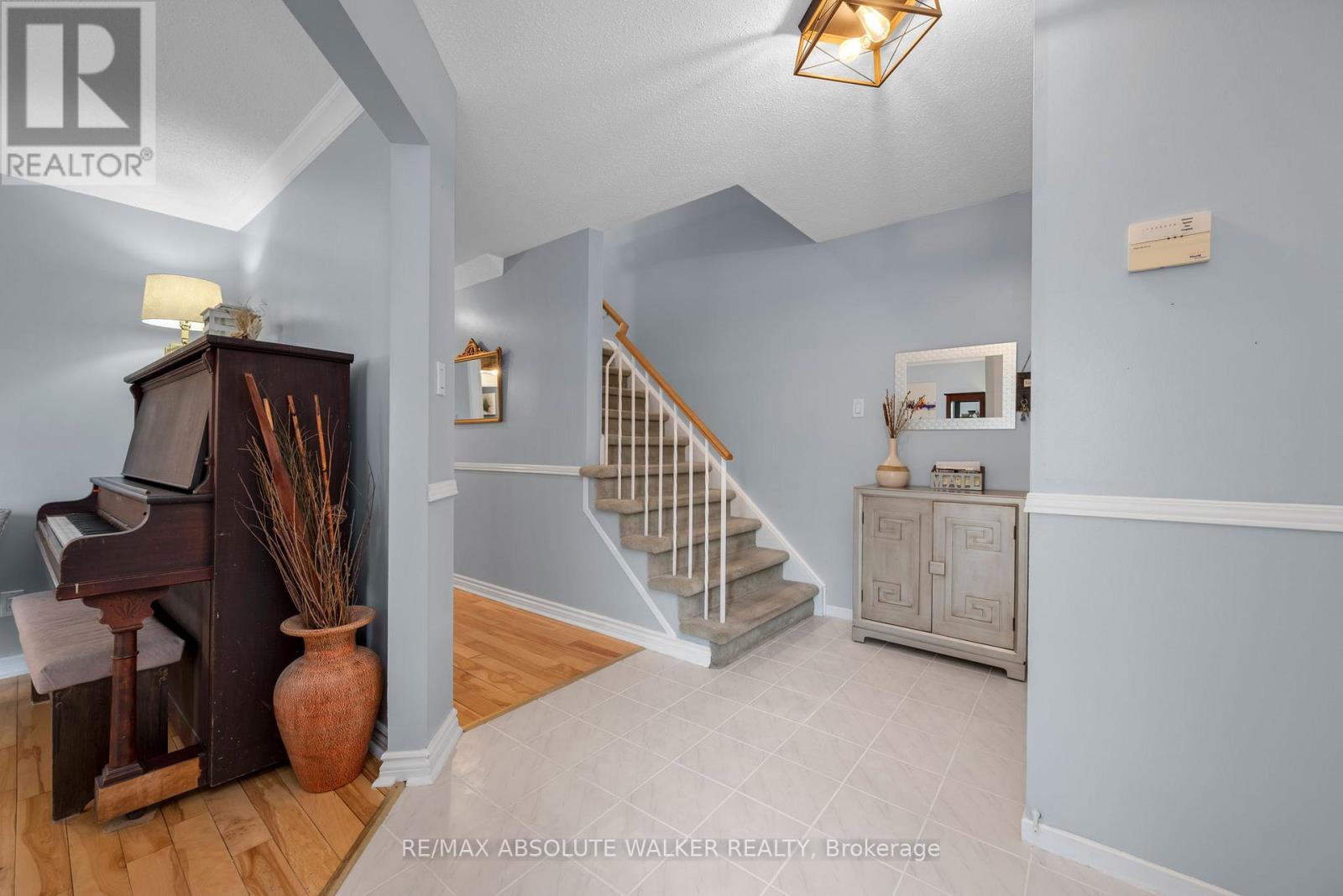 2061 Legrand Crescent, Ottawa, Ontario  K1E 3R1 - Photo 4 - X13435932
