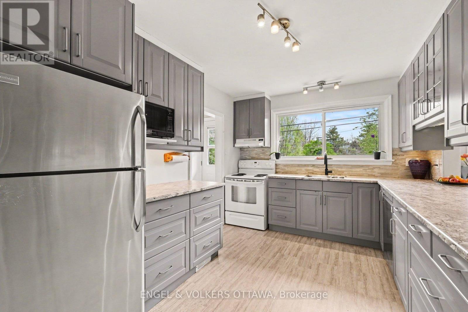 1113 Field Street, Ottawa, Ontario  K2C 2P6 - Photo 11 - X13435946