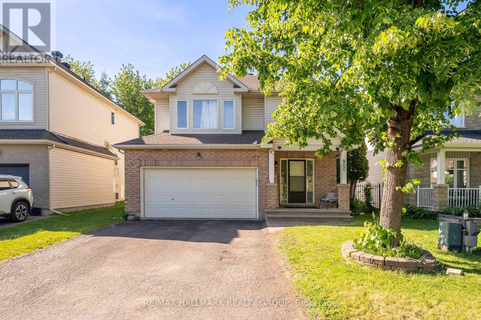 800 LONG POINT CIRCLE, Ottawa, Ontario