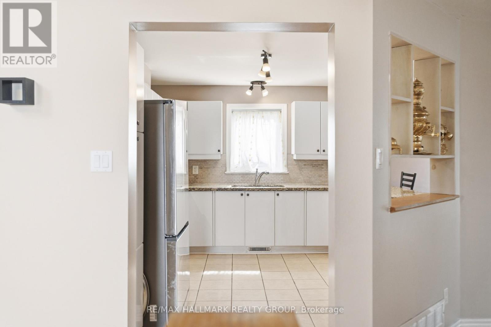 800 Long Point Circle, Ottawa, Ontario  K1T 4H6 - Photo 17 - X13435950