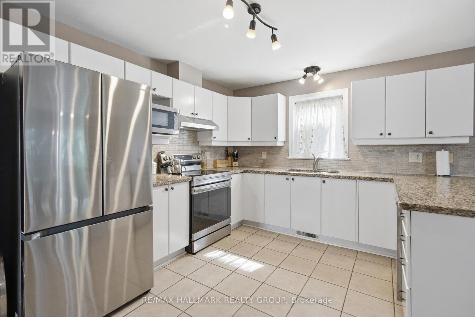 800 Long Point Circle, Ottawa, Ontario  K1T 4H6 - Photo 19 - X13435950