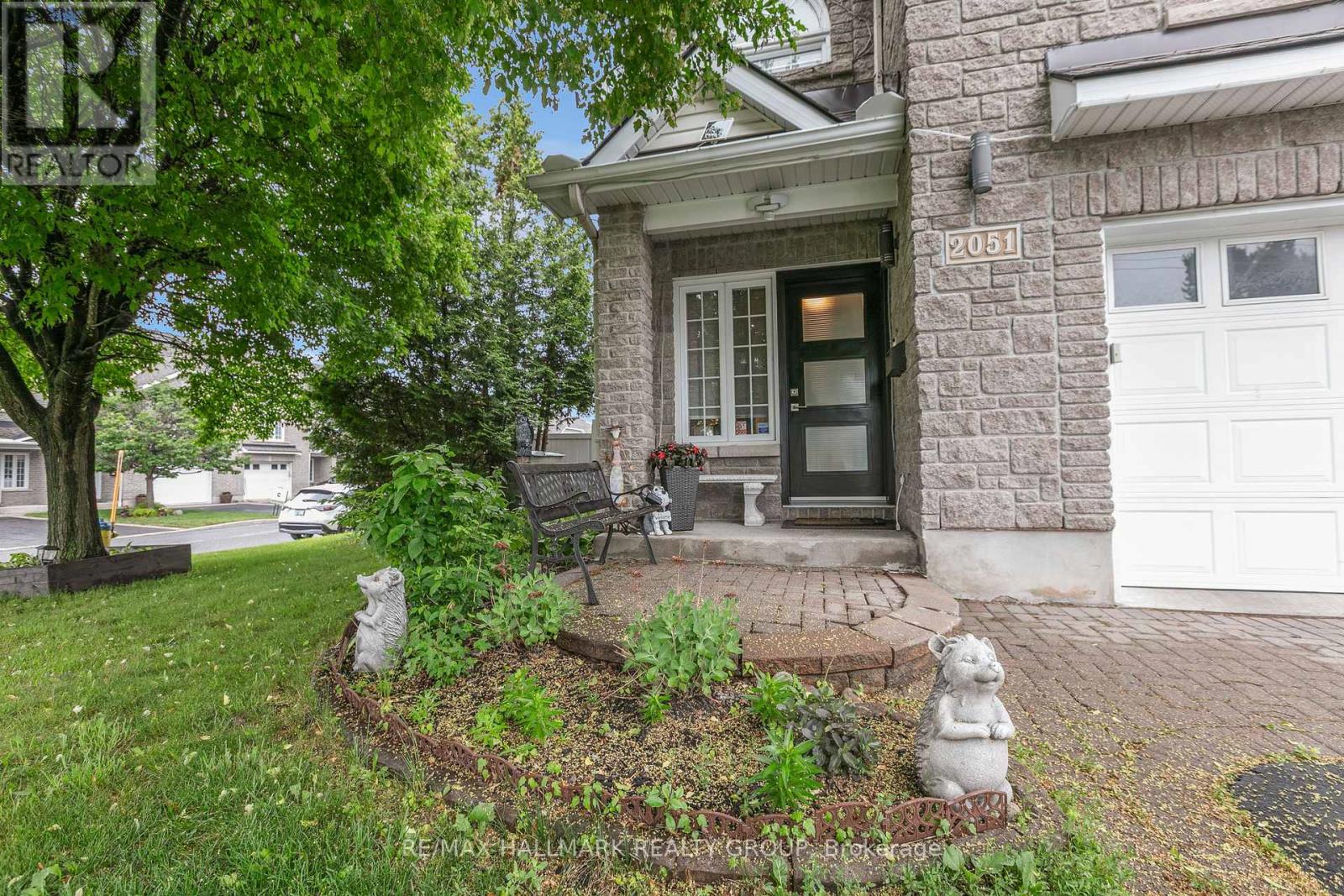 2051 Frank Bender Street, Ottawa, Ontario  K1C 1M7 - Photo 2 - X13435986