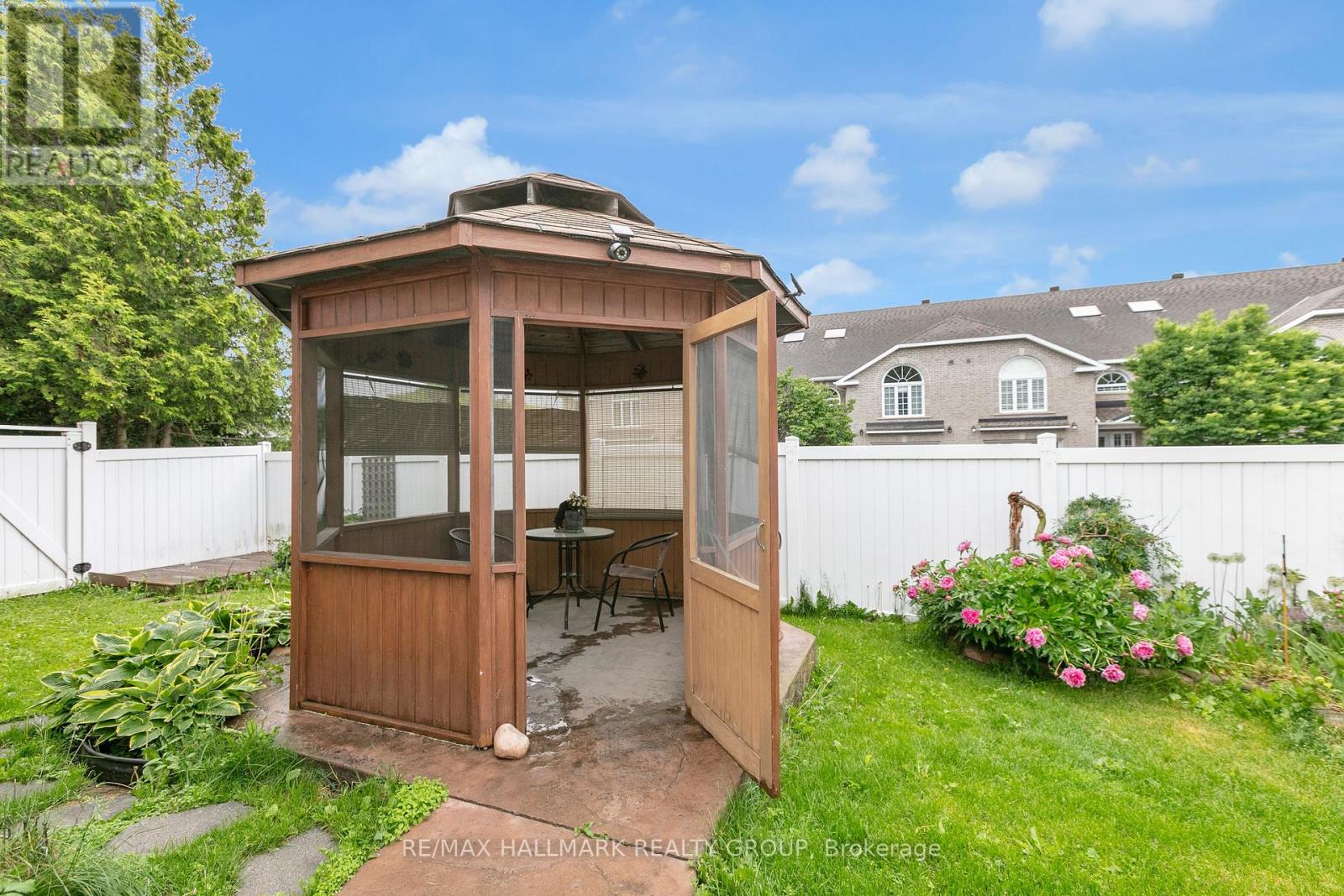 2051 Frank Bender Street, Ottawa, Ontario  K1C 1M7 - Photo 29 - X13435986