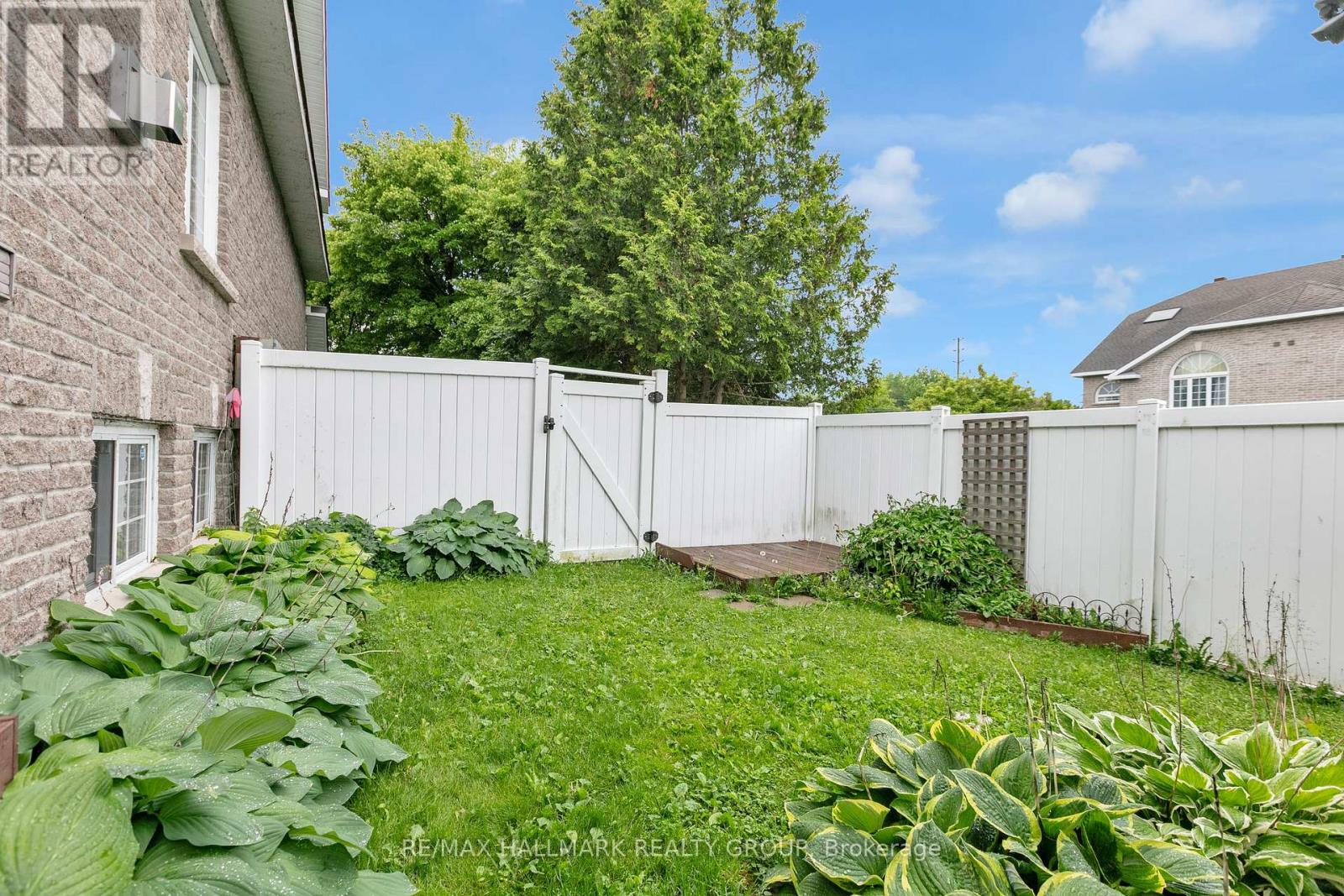 2051 Frank Bender Street, Ottawa, Ontario  K1C 1M7 - Photo 33 - X13435986