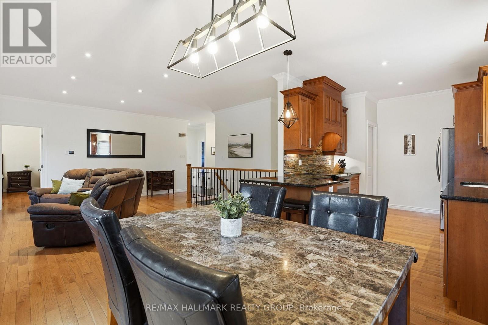 1028 Laviolette Street, Clarence-Rockland, Ontario  K4K 1B8 - Photo 10 - X13435992