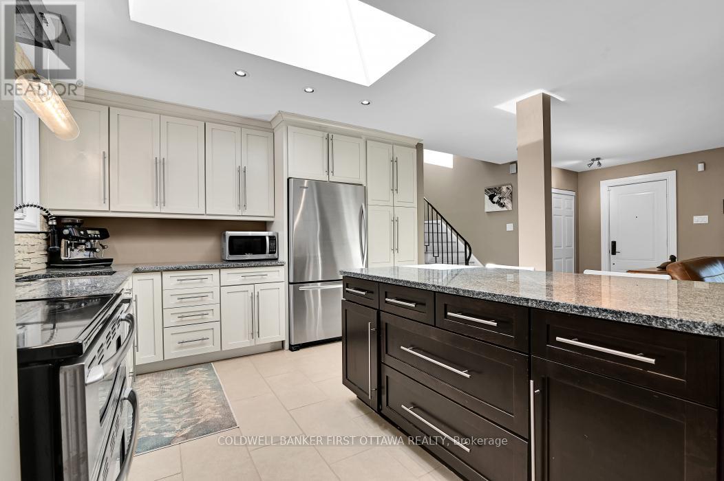 580 Duff Crescent, Ottawa, Ontario  K1J 7C5 - Photo 4 - X13436050