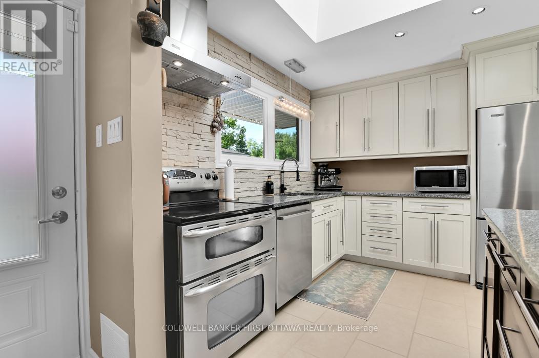 580 Duff Crescent, Ottawa, Ontario  K1J 7C5 - Photo 7 - X13436050