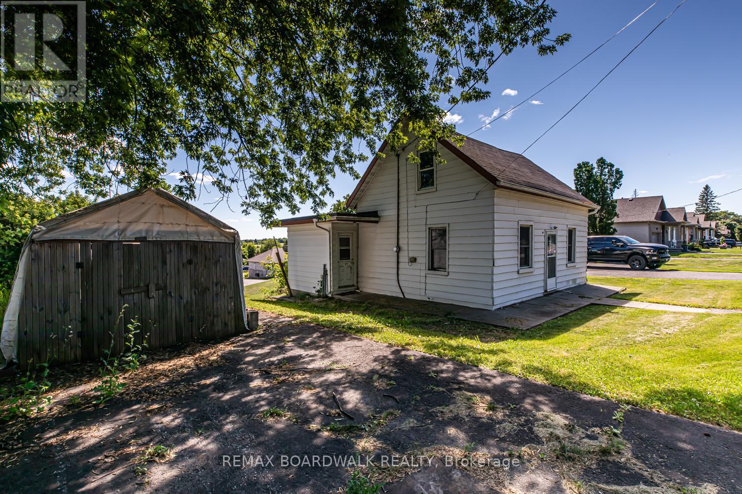 303-307 Donald B Munro Drive, Ottawa, Ontario  K0A 1L0 - Photo 4 - X13436066